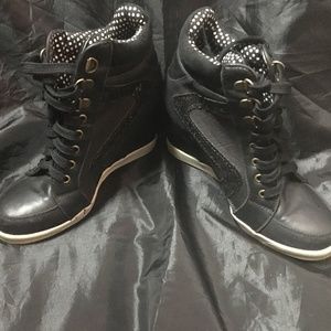 high wedge style shoes size 9